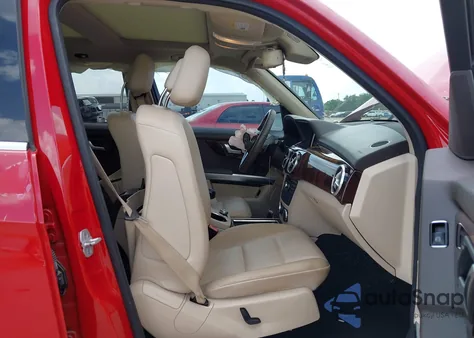 2014 Mercedes-Benz Glk 350 z USA, uszkodzony, nr VIN WDCGG5HB4EG234728